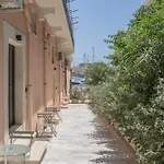 Eos - Elegants Apartments & Suites